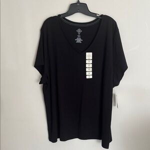 St. John's Bay Black V-Neck Short Sleeve Tee